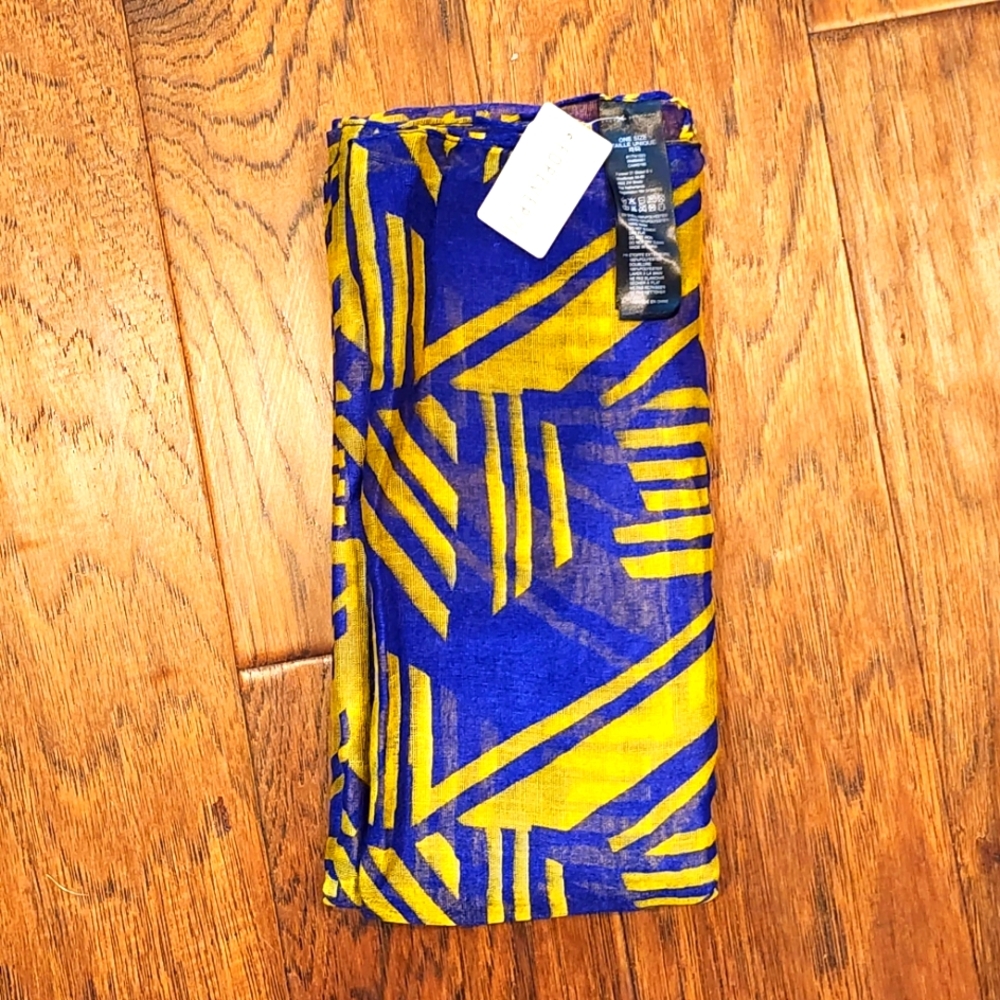 Forever 21 Scarf, purple with gold pattern.  Brand new with tags.